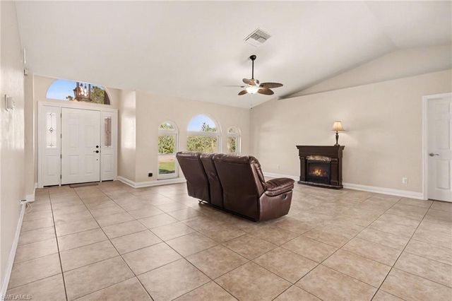 6371 Maytree CIR, Fort Myers, FL 33905