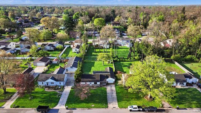 1904 E Hartman Drive, South Bend, IN 46617