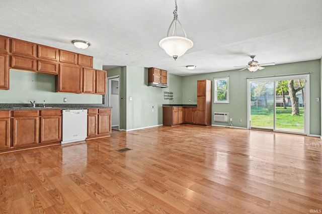 1904 E Hartman Drive, South Bend, IN 46617
