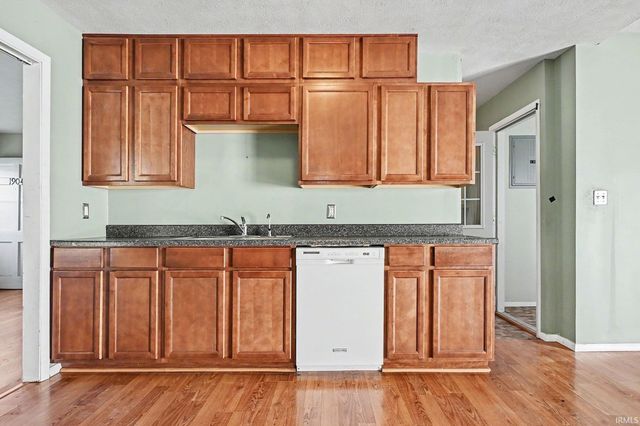 1904 E Hartman Drive, South Bend, IN 46617
