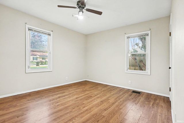 1904 E Hartman Drive, South Bend, IN 46617