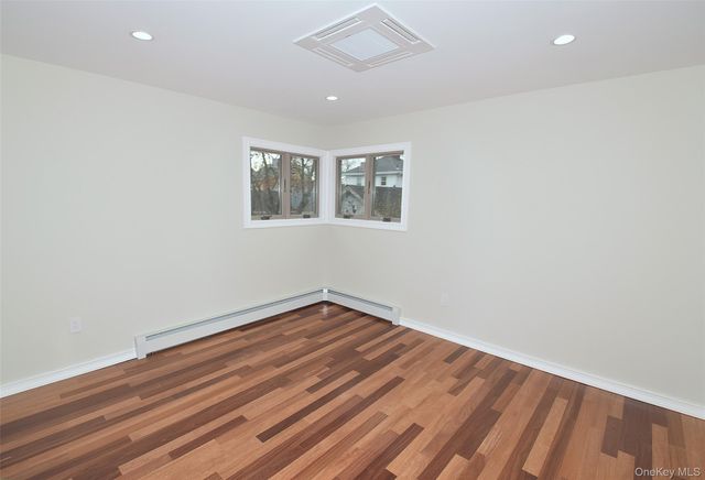 86-16 262nd Street, Floral Park, NY 11001