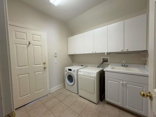 3511 HEARDS FERRY DRIVE, Tampa, FL 33618