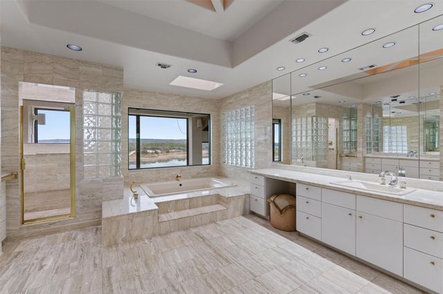 26100 Countryside DR, Spicewood, TX 78669