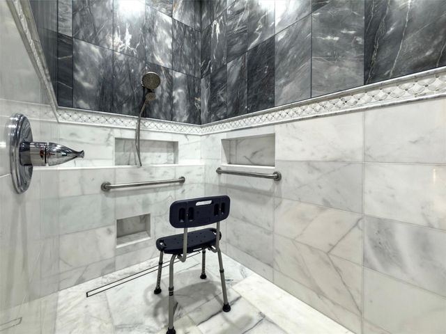 26100 Countryside DR, Spicewood, TX 78669