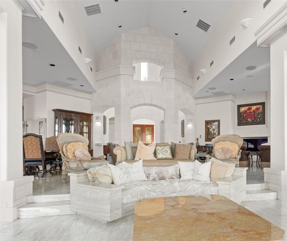 26100 Countryside DR, Spicewood, TX 78669