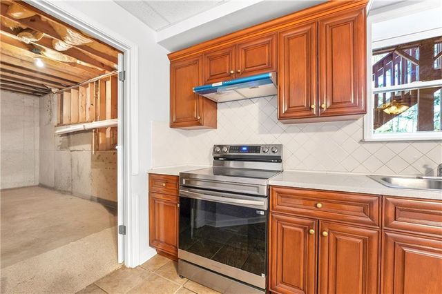 450 Shay Lind Court SW, Lilburn, GA 30047