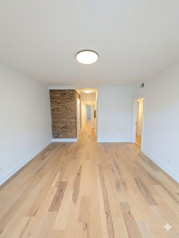 616 W Patterson Avenue 1W, Chicago, IL 60613