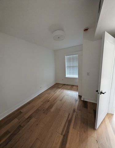 616 W Patterson Avenue 1W, Chicago, IL 60613