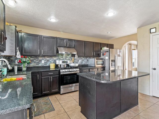 3908 Oasis Springs Road NE, Rio Rancho, NM 87144