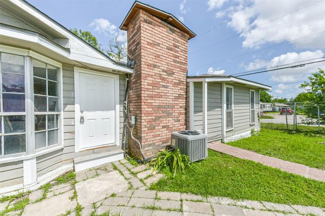 14249 Brownsville Street, Houston, TX 77015