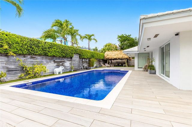 524 Warren Ln, Key Biscayne, FL 33149