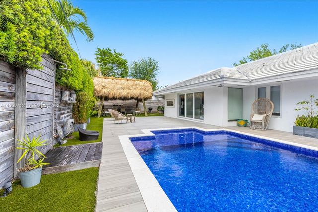 524 Warren Ln, Key Biscayne, FL 33149