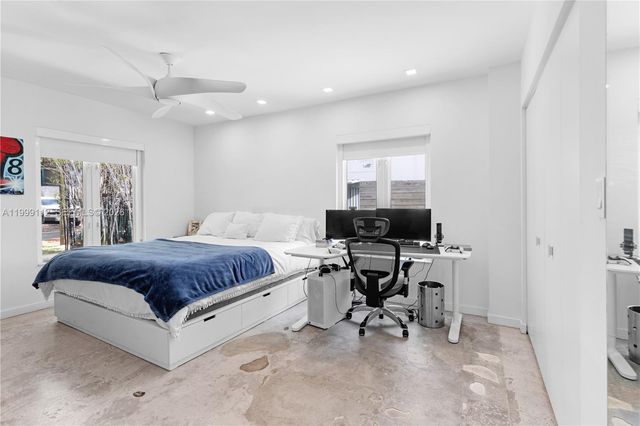 524 Warren Ln, Key Biscayne, FL 33149