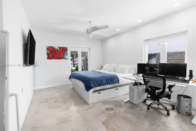 524 Warren Ln, Key Biscayne, FL 33149