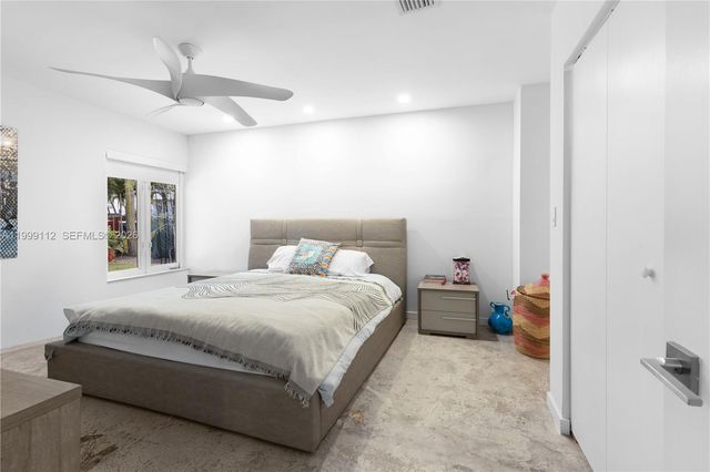 524 Warren Ln, Key Biscayne, FL 33149