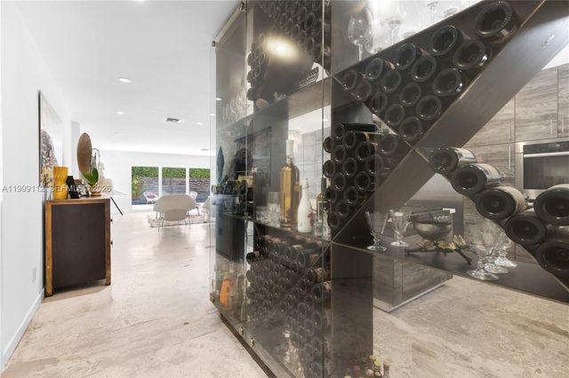 524 Warren Ln, Key Biscayne, FL 33149