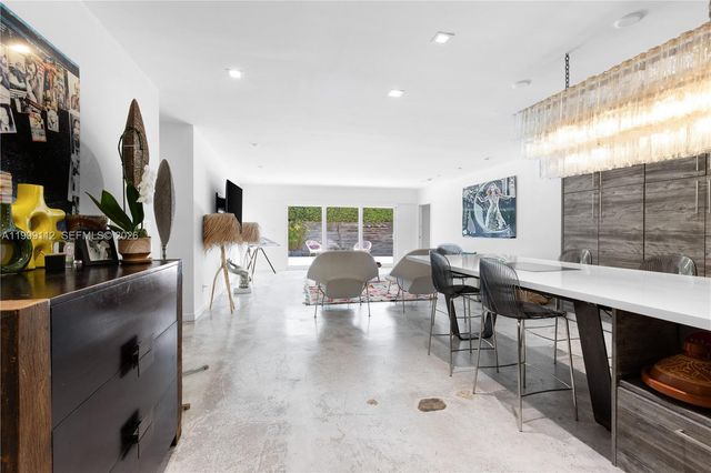 524 Warren Ln, Key Biscayne, FL 33149