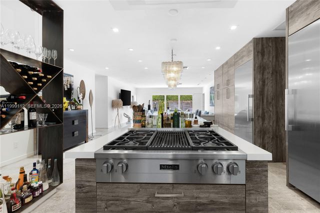 524 Warren Ln, Key Biscayne, FL 33149
