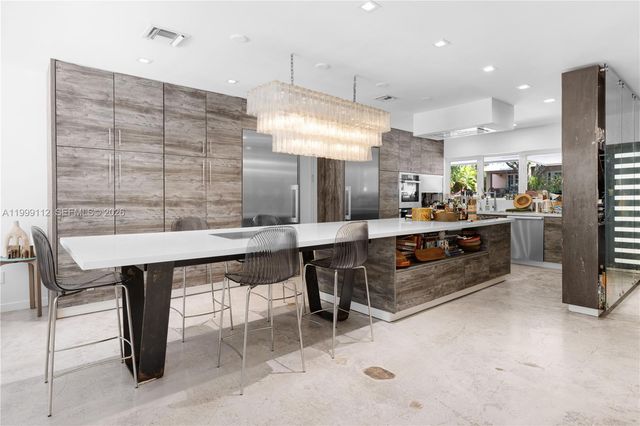 524 Warren Ln, Key Biscayne, FL 33149