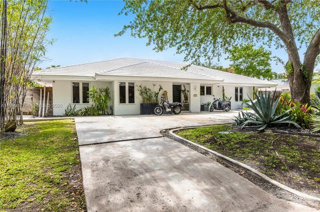 524 Warren Ln, Key Biscayne, FL 33149