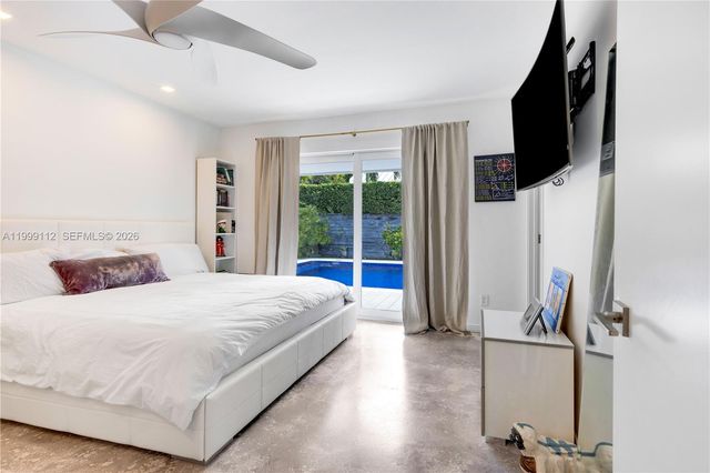 524 Warren Ln, Key Biscayne, FL 33149