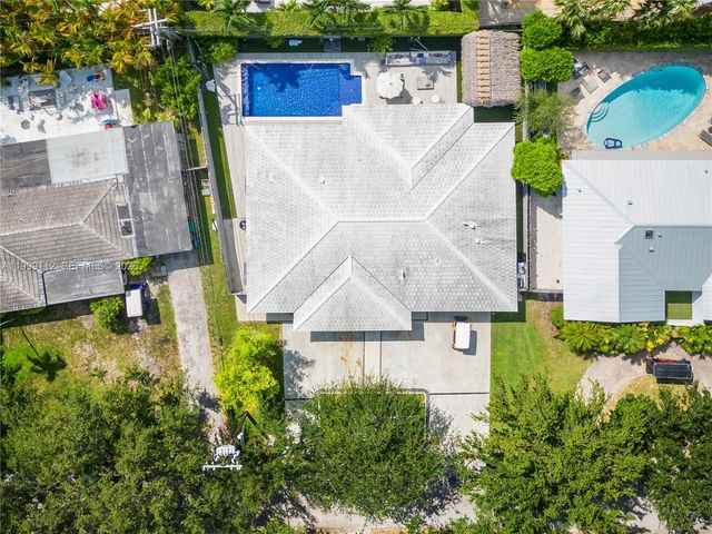 524 Warren Ln, Key Biscayne, FL 33149