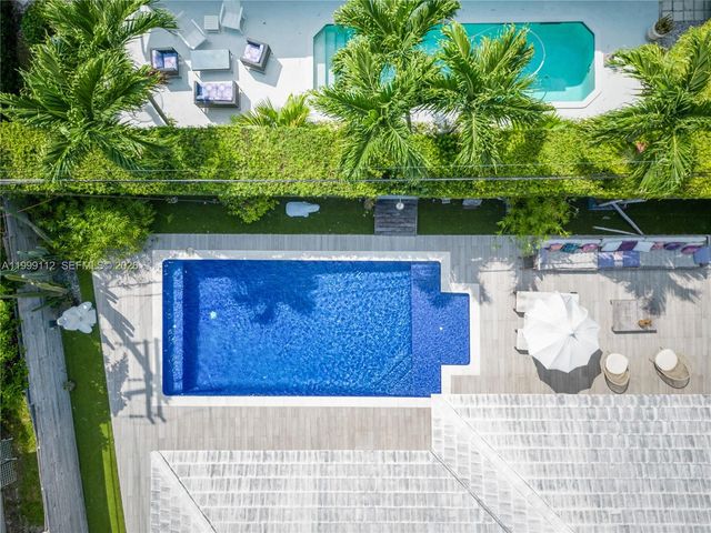 524 Warren Ln, Key Biscayne, FL 33149