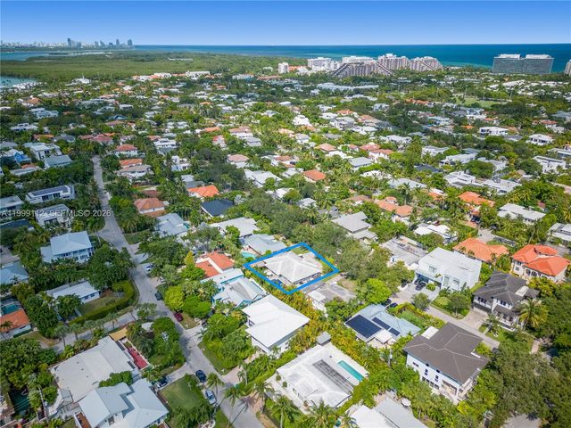 524 Warren Ln, Key Biscayne, FL 33149