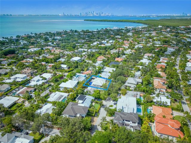 524 Warren Ln, Key Biscayne, FL 33149