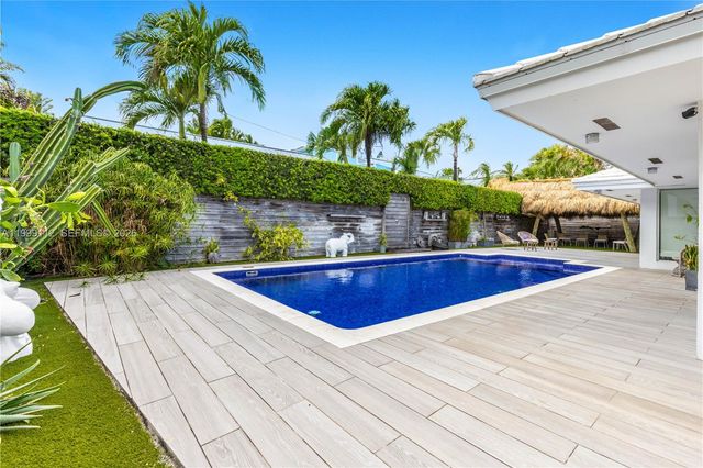 524 Warren Ln, Key Biscayne, FL 33149