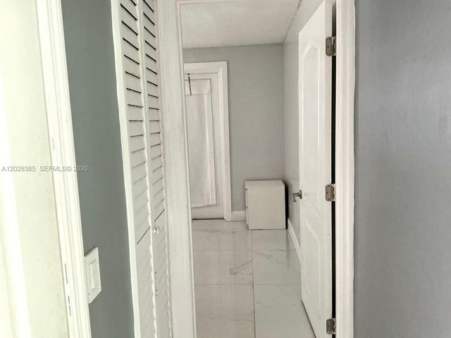 6025 SW 40th St, Miramar, FL 33023