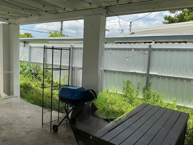 6025 SW 40th St, Miramar, FL 33023