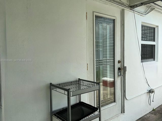 6025 SW 40th St, Miramar, FL 33023