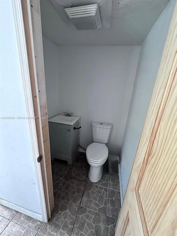 6025 SW 40th St, Miramar, FL 33023