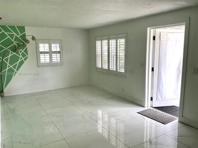6025 SW 40th St, Miramar, FL 33023