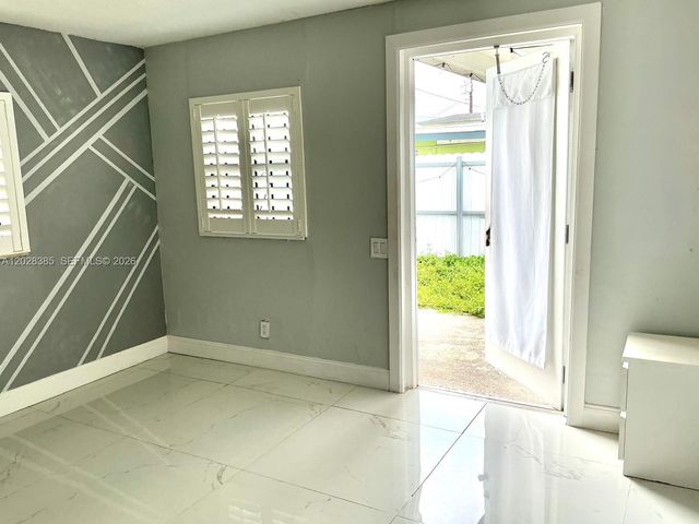 6025 SW 40th St, Miramar, FL 33023