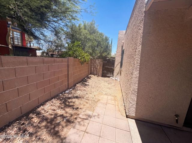 3621 N Forgeus Avenue, Tucson, AZ 85716