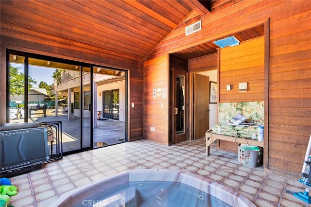 13094 Modoc Court, Apple Valley, CA 92308