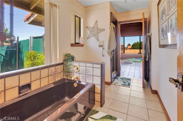 13094 Modoc Court, Apple Valley, CA 92308