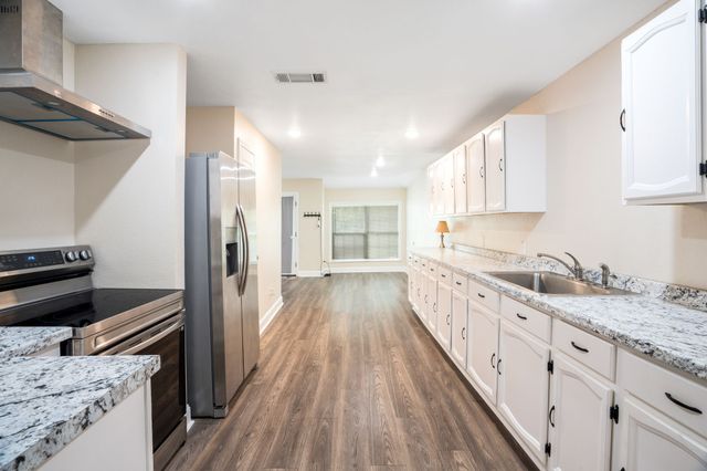 408 W Heron Street, Denison, TX 75020