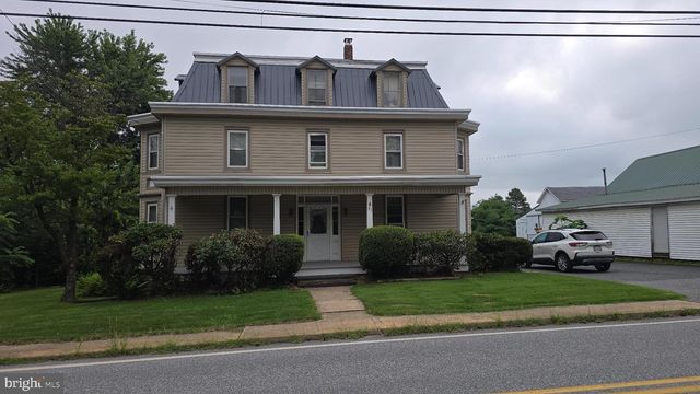 31 N MARKET ST, Fawn Grove, PA 17321