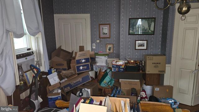31 N MARKET ST, Fawn Grove, PA 17321