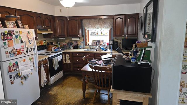 31 N MARKET ST, Fawn Grove, PA 17321