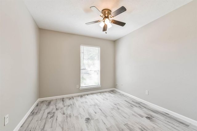 8046 Split Pine Drive, Houston, TX 77040