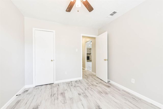 8046 Split Pine Drive, Houston, TX 77040