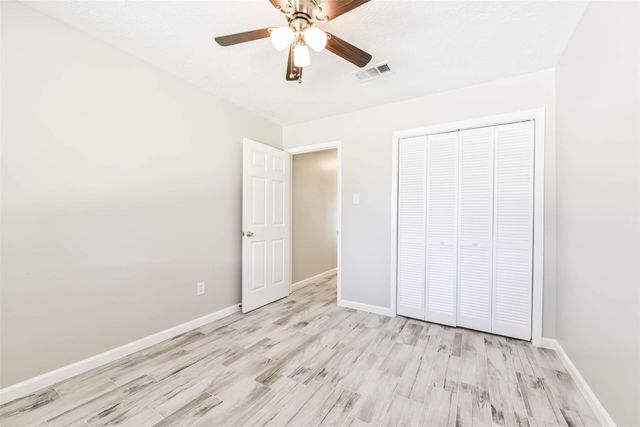 8046 Split Pine Drive, Houston, TX 77040