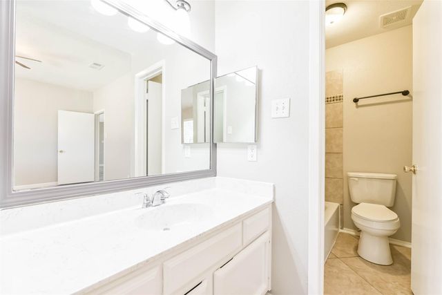 8046 Split Pine Drive, Houston, TX 77040