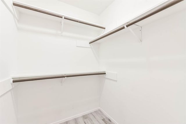 8046 Split Pine Drive, Houston, TX 77040