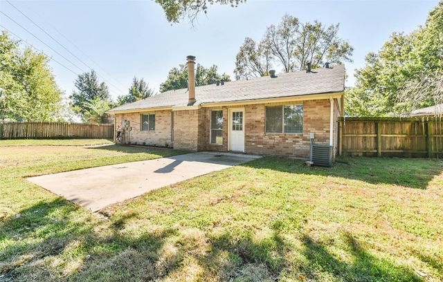 8046 Split Pine Drive, Houston, TX 77040